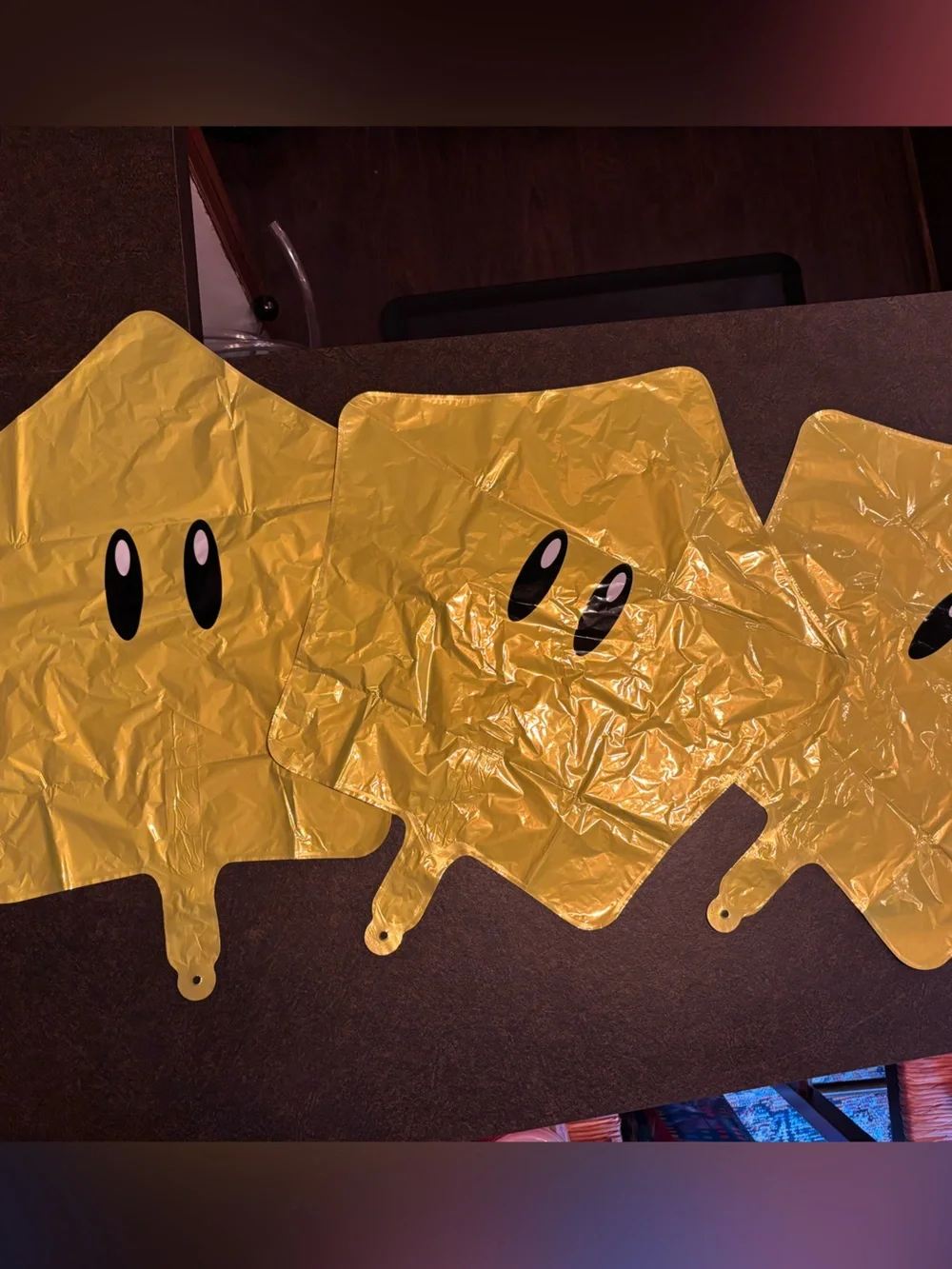 Assorted Super Mario Galaxy birthday decorations